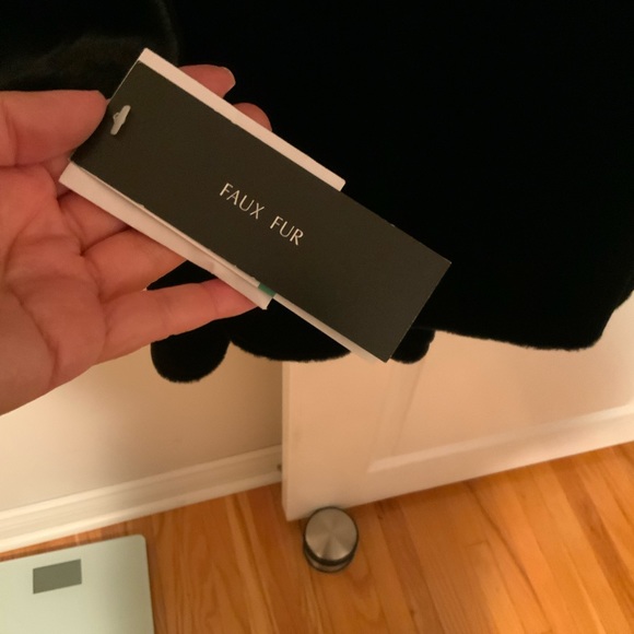 Faux Fur Jones New York Coat - Picture 5 of 5